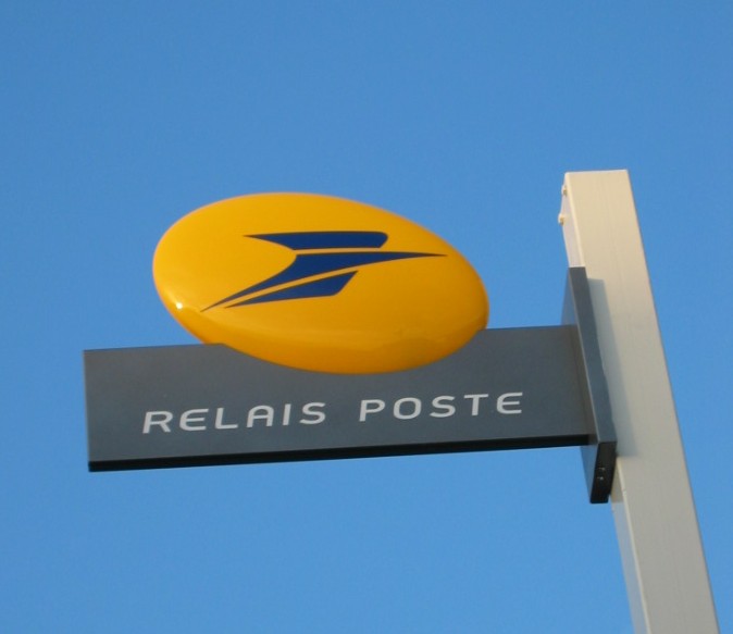 Totem relais poste 30 11 08