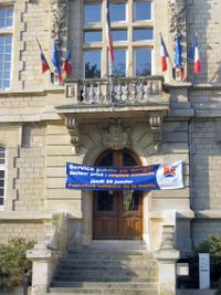 IMG_4230.JPG² banderolle mairie