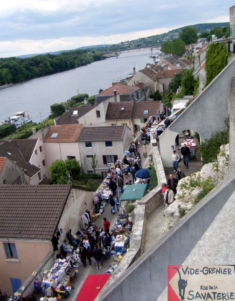 DSCF1027.JPG BROCANTE DU VIEUX CONFLANS 07 06 09