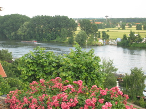 k - L'entrée du port de plaisance de Conflans